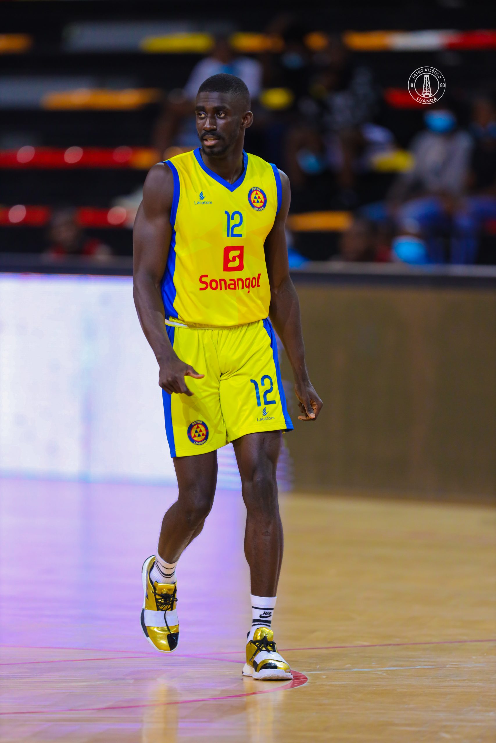 Platina Line - Petro de Luanda vence Al Ahly do Egipto por 91-90 A equipa  sénior masculina de basquetebol do Petro de Luanda venceu hoje, 05, no seu  último jogo da Conferência