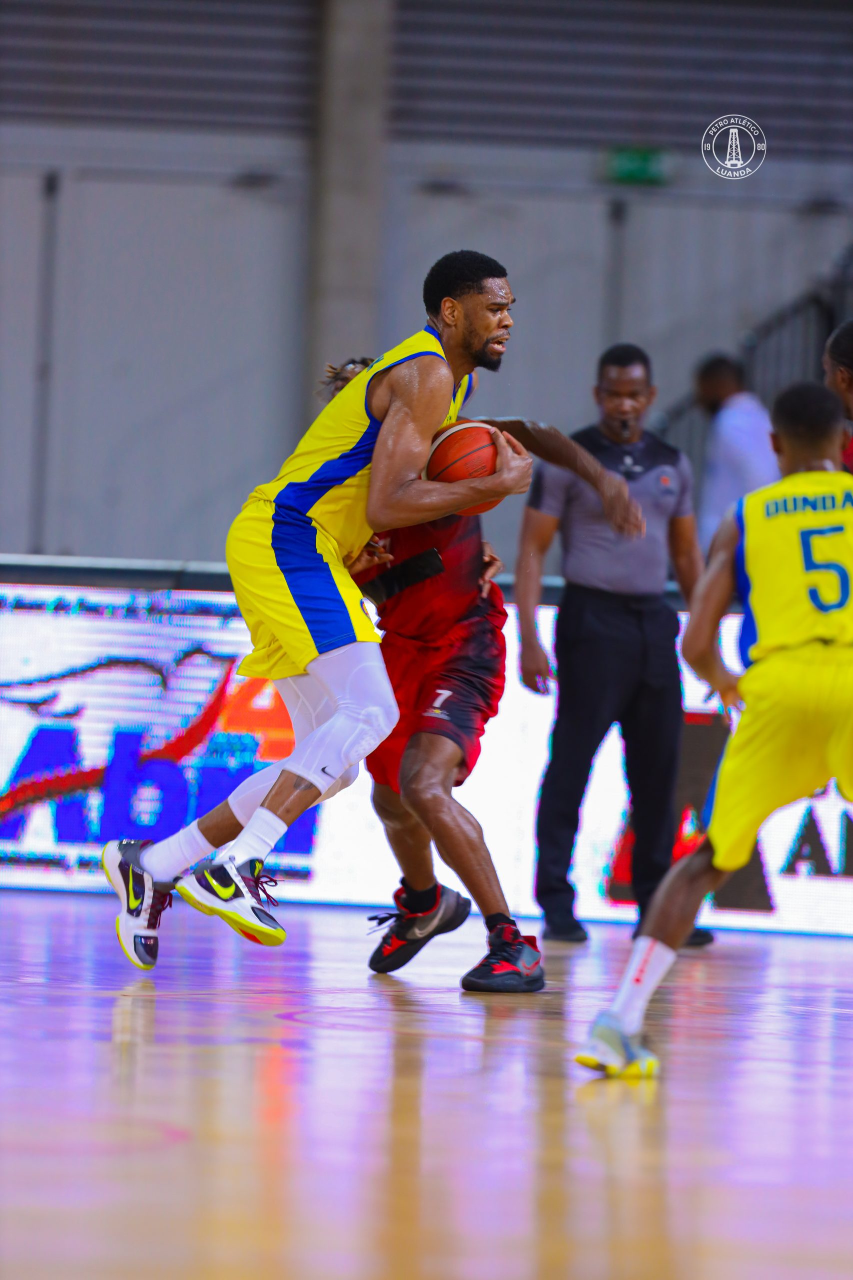 Basquetebol: Petro dá 'chapa 100' e conquista Taça de Angola ao