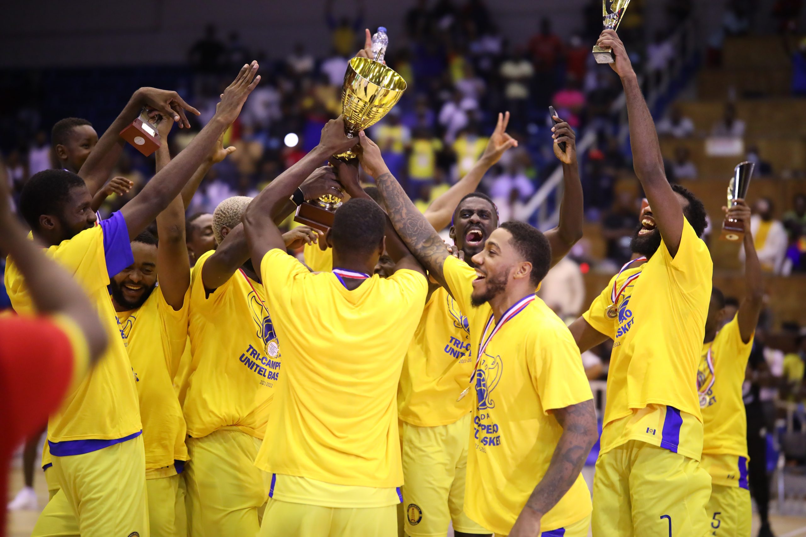 PETRO TRICAMPEÃO NACIONAL DE BASQUETEBOL - Petro de Luanda